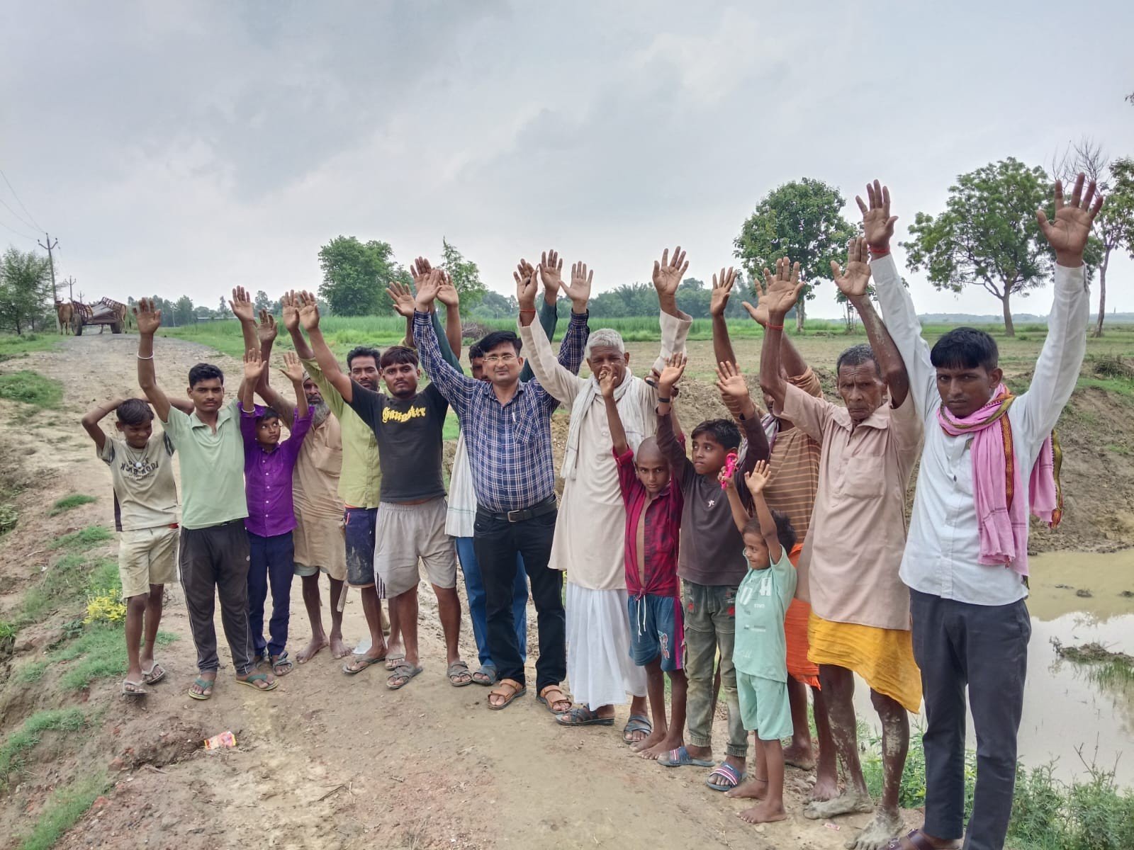 बरदौलिया उप स्वास्थ्य केंद्र शुरू करने की मांग पर ग्रामीणों ने विरोध प्रदर्शन किया। - Dainik Bhaskar