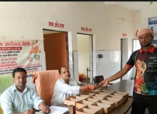 राम नगर खजूरी में मुख्यमंत्री जन आरोग्य मेला:42 लाभार्थियों को मिली स्वास्थ्य सेवाएं, 5 किशोरियों को लगा HPV टीका