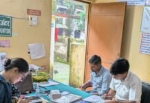 बीपीएम ने स्वास्थ्य सुविधाओं का किया निरीक्षण:सेमरियावा और पहलवारा में टीकाकरण सत्रों व कार्यक्रमों का जायजा लिया