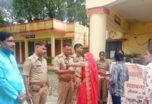 गैसड़ी थाने में रक्षाबंधन कार्यक्रम आयोजित:विद्यालय आचार्याओं ने बांधी राखी, पुलिसकर्मियों को सुरक्षा का वचन लिया