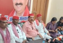 AIMIM प्रवक्ता डॉ. अब्दुल मन्नान सपा में शामिल:उतरौला की सियासत में हलचल, विधानसभा चुनाव से पहले बड़ा बदलाव