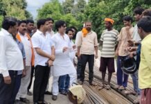 भाथर फाटक पर अंडरपास का विरोध:ग्रामीणों ने काम रुकवाया, फ्लाईओवर बनाने की मांग की
