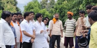 भाथर फाटक पर अंडरपास का विरोध:ग्रामीणों ने काम रुकवाया, फ्लाईओवर बनाने की मांग की