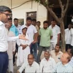 फिरोजाबाद में 103 ट्यूबवेल ऑपरेटरों की बहाली की मांग पर अनशन