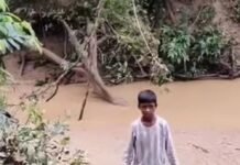 थारू जनजाति के 1300 परिवारों का रास्ता बरसात में बंद:सोनगढ़ा क्षेत्र में आवागमन ठप, छात्र-छात्राओं को परेशानी
