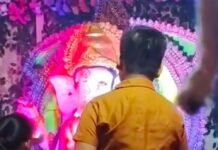 नेत्र पट खुलते ही गूंजे बप्पा के जयकारे:गिलौला में वैदिक आह्वान मंत्र के जरिये पुरोहितों ने शुरू कराई आराधना