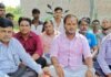 सिसवा में रायपुर-मंगलछपरा मार्ग की बदहाली पर ग्रामीणों का गुस्सा:PWD के खिलाफ धरना, मांग न मानी तो भूख हड़ताल