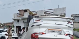 नौतनवा बाईपास पर अर्टिगा पलटी, 6 लोग घायल:बसपा पूर्व जिलाध्यक्ष की काइगर कार से हुई टक्कर, सभी संतकबीर नगर के निवासी थे