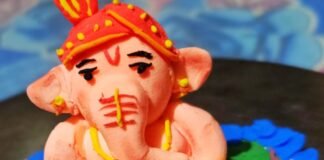 10 साल की लड़की ने क्ले से बनाया गणपति बप्पा:सिसवा की बेटी ने 3 घंटे में गढ़ी प्रतिमा, बोली- यह भगवान का आशीष