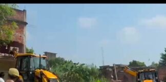 सेमरा महाराज में प्रशासन का चला बुलडोजर:चार थानों की पुलिस और सीओ-एसडीएम मौके पर, भारी फोर्स तैनात