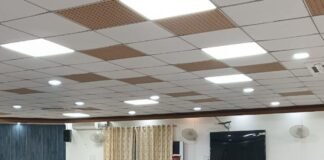 मुख्य विकास अधिकारी की अध्यक्षता में व्यापार बंधु बैठक:महराजगंज में समस्याओं पर हुई चर्चा, समाधान पर दिया जोर