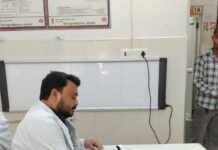 जिला अस्पताल महराजगंज में उल्टी-दस्त, टाइफाइड के मरीज बढ़े:तेज गर्मी-बारिश से बढ़ी संख्या, सांप-कुत्ते के काटने के भी मामले आए