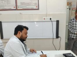 जिला अस्पताल महराजगंज में उल्टी-दस्त, टाइफाइड के मरीज बढ़े:तेज गर्मी-बारिश से बढ़ी संख्या, सांप-कुत्ते के काटने के भी मामले आए