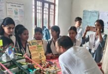 स्कूली बच्चों ने लगाई विज्ञान प्रदर्शनी:इटवा के स्कूल में दिखाए आकर्षक मॉडल