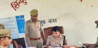 सीओ सदर ने सिंदुरिया थाने का किया निरीक्षण:नवागत थानाध्यक्ष की मौजूदगी में अभिलेखों और व्यवस्थाओं की जांच
