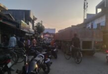 लालगंज बाजार में सड़क पर अतिक्रमण:राहगीर जाम की समस्या से जूझ रहे, चौकी प्रभारी ने कार्रवाई का आश्वासन दिया