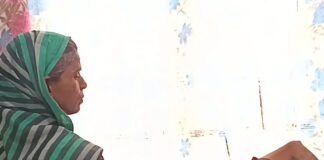 मोबाइल न देने पर भाई ने की पिटाई:इकौना में घायल अस्पताल में भर्ती कराया गया