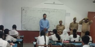 भवानीगंज पुलिस की CPU टीम ने चलाया जागरूकता अभियान:इंटरनेशनल स्कूल में बच्चों को बताए यातायात नियम और नशे से दूर रहने के तरीके