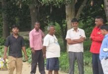 पत्नी की मौत के बाद घर में ही दफनाया शव:महराजगंज में समाधि बनाने से ग्रामीणों में हड़कंप, पति ने कबीर पंथ की मान्यता बताई