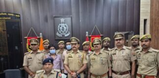 बस्ती में अश्लील वीडियो बनाकर धमकाया:पिस्टल दिखाकर खाते से 1 लाख ट्रांसफर कराए, 20 हजार नकद भी लूटे, 2 गिरफ्तार