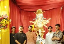 शोहरतगढ़ में विघ्नहर्ता गणेश की आकर्षक झांकियां सजीं:गणेश चतुर्थी से पूजा जारी, रंग-बिरंगी लाइटों से सजे पंडालों में उमड़ी भक्तों की भीड़