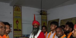 महराजगंज में अखाड़ा परिषद की बैठक:गायत्री मंदिर परिसर में शिवा जी को मिली जिलाध्यक्ष जिम्मेदारी
