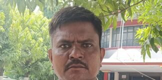 कोटेदार पर मनरेगा मजदूरी और राशन चोरी का आरोप:महाराजगंज में ग्रामीण ने डीएम से की शिकायत, कोटा रद्द करने की मांग
