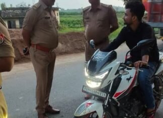 बॉर्डर पर वाहन चेकिंग अभियान चला, 15 हजार का चालान:त्रिलोकपुर थाना अध्यक्ष ने किया नेतृत्व, यातायात नियम तोड़ने वालों पर कार्रवाई