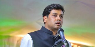 श्रीकांत शिंदे ने पार्टी कार्यकर्ताओं को त्योहारों के दौरान राजनीतिक पब्लिसिटी बनाने के खिलाफ चेतावनी दी