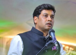 श्रीकांत शिंदे ने पार्टी कार्यकर्ताओं को त्योहारों के दौरान राजनीतिक पब्लिसिटी बनाने के खिलाफ चेतावनी दी