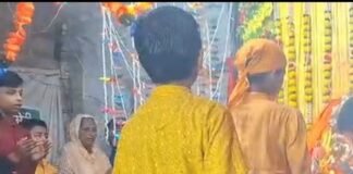 जमुनहा के अलग अलग क्षेत्रों में गणेश महोत्सव की धूम:आरती के बाद भव्य जागरण, बहराइच के कलाकारों ने दी प्रस्तुति