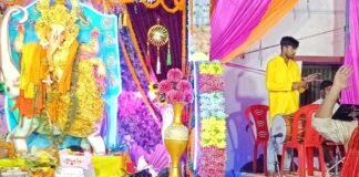 सिसवा में गणपति महोत्सव में गूंजा गणपति बप्पा मोरया:भजन संध्या में झूमे श्रद्धालु, महाआरती के साथ हुआ कार्यक्रम का समापन