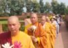 वियतनाम से पहुंचे 30 बौद्ध भिक्षु-श्रद्धालु:श्रावस्ती में बोधिवृक्ष की पूजा कर जेतवन परिसर देखा, भगवान बुद्ध की शिक्षाओं को किया याद