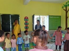 नटवा आंगनबाड़ी में बच्चों को सिखाया शिक्षा का महत्व:पोषण माह के तहत शिक्षा के साथ स्वस्थ रहने के तरीके भी बताए गए