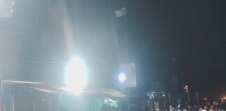 लक्ष्मणनगर चौराहे पर गणेश उत्सव में मनमोहक झांकी:देखने के लिए उमड़ा श्रद्धालुओं का सैलाब, देर शाम तक रही भीड़
