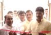 पीएम मोदी के जन्मदिन पर विधायक ने बांटे फल:नौतनवा में 'सेवा संकल्प अभियान' के तहत युवाओं ने किया रक्तदान