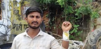 कप्तानगंज में दिनदहाड़े चाकूबाजी, दुकानदार पिता-पुत्र घायल:बाइक सवार युवकों ने किया हमला, एक आरोपी गिरफ्तार; पुलिस जांच में जुटी