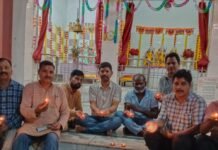 बढ़नी में पीएम मोदी के जन्मदिन पर दीपोत्सव:लोगों ने जलाए दीपक, विकसित भारत और दीर्घायु की कामना की