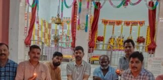 बढ़नी में पीएम मोदी के जन्मदिन पर दीपोत्सव:लोगों ने जलाए दीपक, विकसित भारत और दीर्घायु की कामना की