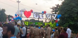 पीएम मोदी के जन्मदिन पर चंद्रनगर छठघाट 2100 दीपों से:बनकटी में दीपोत्सव कार्यक्रम, पूर्व सांसद हरीश द्विवेदी भी रहे मौजूद