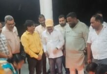 आशीर्वाद का दीपक प्रज्वलित कर सेवा संकल्प अभियान शुरू:सिद्धार्थनगर के जोगिया में दीप जलाकर हुआ आगाज, 17 अक्टूबर तक चलेगा अभियान।