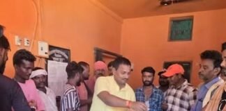 भारत-नेपाल सीमा पर पीएम मोदी का जन्मदिन दीप जलाकर मनाया:नगर पंचायत अध्यक्ष सुनील अग्रहरि ने दी बधाई, पूरे नगर में दिखा उत्साह का माहौल
