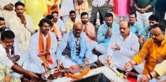 पीएम मोदी के जन्मदिन पर भाजपा ने शुरू किया 'सेवा:रक्तदान, फल वितरण और स्वच्छता अभियान जैसे कई सेवा कार्य हुए