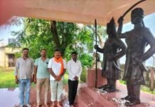 पीएम मोदी के जन्मदिन पर विक्रमजोत में चला सफाई अभियान:ब्लॉक प्रमुख केके सिंह ने शहीद स्थल पर राजा जालिम सिंह की प्रतिमा पर पुष्पांजलि दी