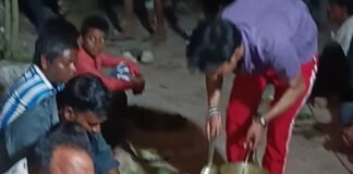 जमुनहा में विश्वकर्मा पूजा पर भंडारा:हवन-पूजन के बाद देर रात तक चला प्रसाद वितरण, भारी संख्या में जुटे ग्रामीण