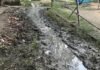रेहरा की मुख्य सड़कें बदहाल, ग्रामीण परेशान:आजादी के इतने साल बाद भी विकास से दूर; स्कूली बच्चे और बुजुर्गों को परेशानी