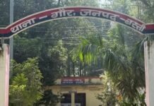 दहेज के लिए विवाहिता को बच्चों समेत घर से निकाला:पति समेत 5 ससुरालियों पर 10 लाख मांगने और मारपीट का आरोप, केस दर्ज
