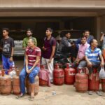 ‘2500 में भी नहीं मिल रहा सिलेंडर’, लंबी कतारें, कोई बेहोश, ईरान युद्ध का असर