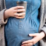 40 की उम्र में मां बनना कितना सुरक्षित है? डॉक्टर से जानें हर पहलू