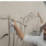 AAP कार्यकर्ताओं ने बागी सांसदों के घर के बाहर लिख दिया ’गद्दार’, जलाया पुतला